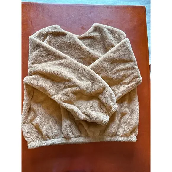 Philosophy Faux Fur Pullover Sweatshirt Tan Beige Size L NWOT Cozy Soft - Picture 8 of 8